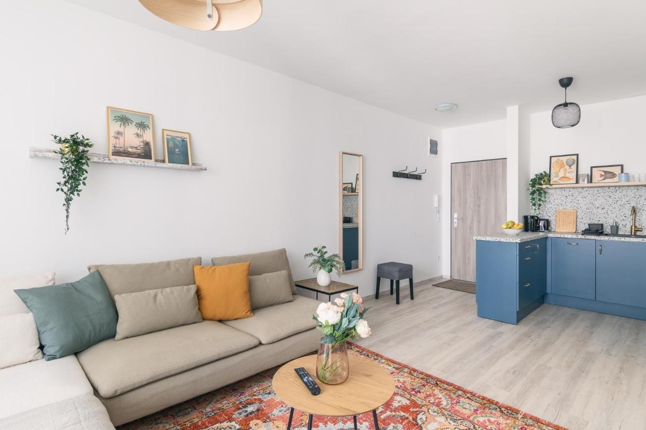 Corvin Apartment With Balcony And Ac Budapeszt Zewnętrze zdjęcie