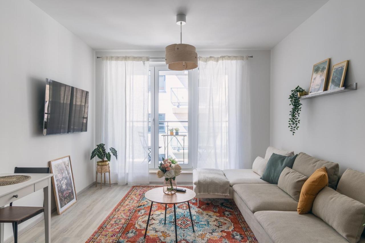 Corvin Apartment With Balcony And Ac Budapeszt Zewnętrze zdjęcie