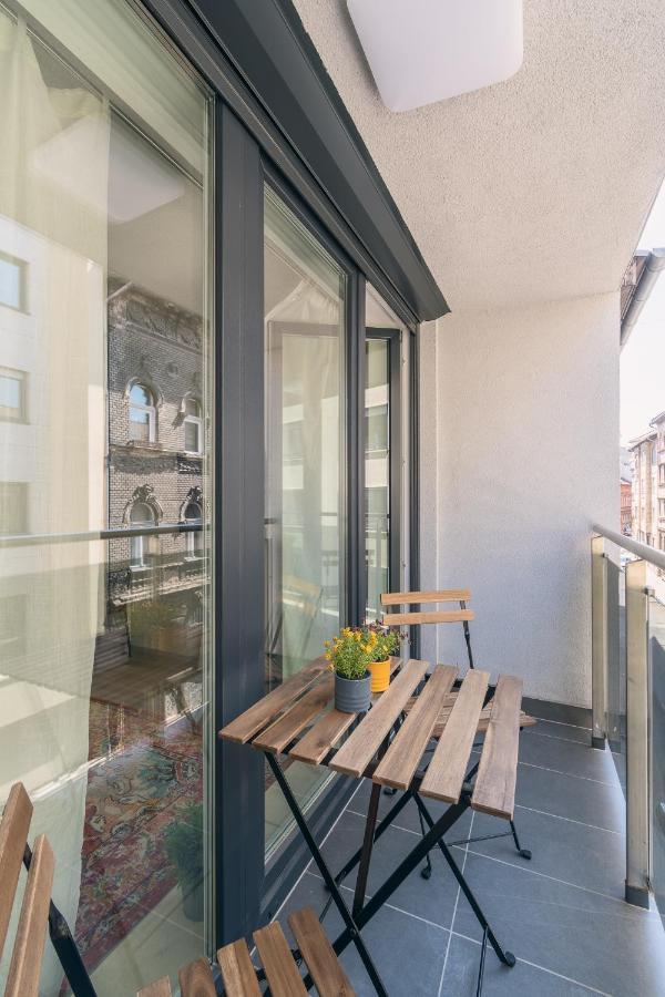 Corvin Apartment With Balcony And Ac Budapeszt Zewnętrze zdjęcie
